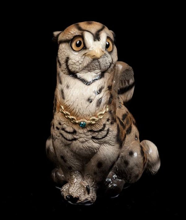 Sitting Griffin Chick - Ocelot
