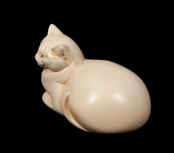 Lady Pebble Cat - Ivory color