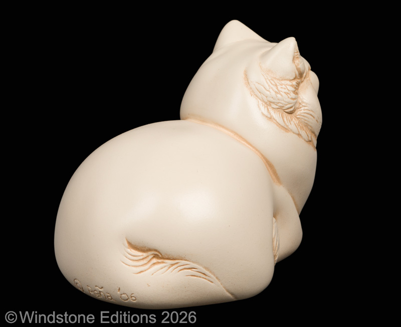 Fat Pebble Cat Ivory Pic2