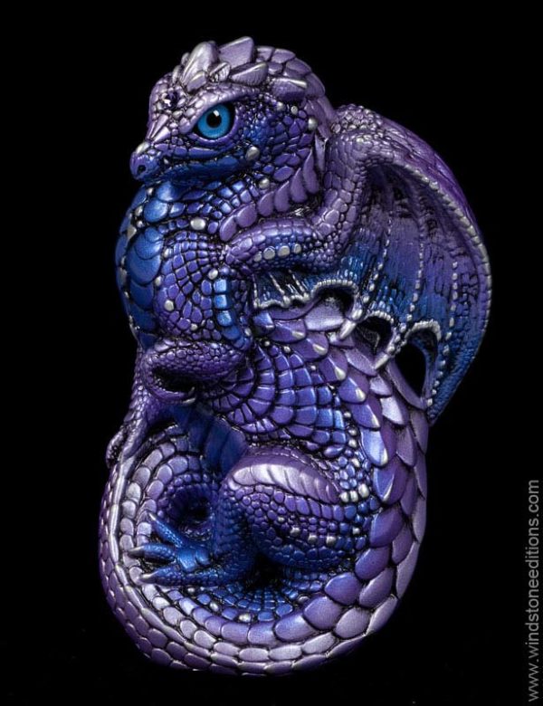 Windstone Editions collectible dragon figurine - Young Dragon - Tanzanite