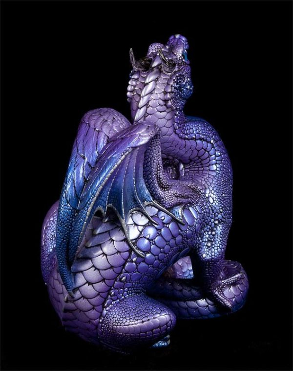 Windstone Editions collectible dragon figurine - Scratching Dragon - Tanzanite
