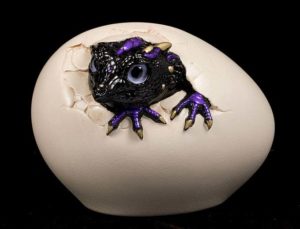 Black-Violet Hatching Kinglet Dragon by Windstone Editions