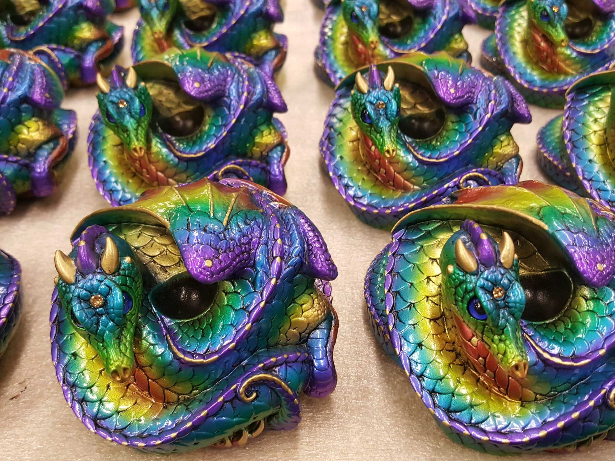 Windstone_dragon_coiled-male_Rainbow_group