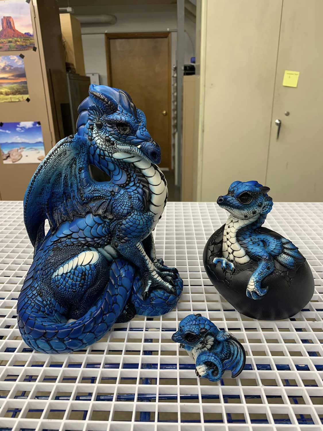 Windstone_test-paints_blue-black_dragons