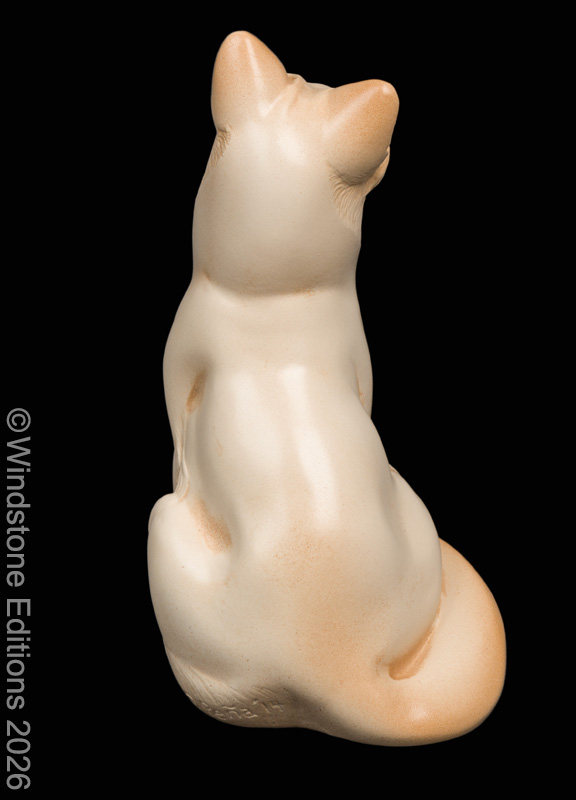 Sitting Grey Fox Ivory Pic4