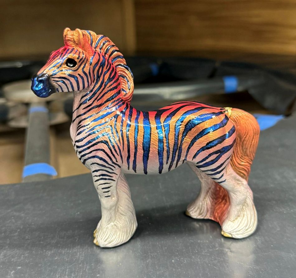 Windstone_test-paints_colorshift-blue-orange_ponycorn_950wide